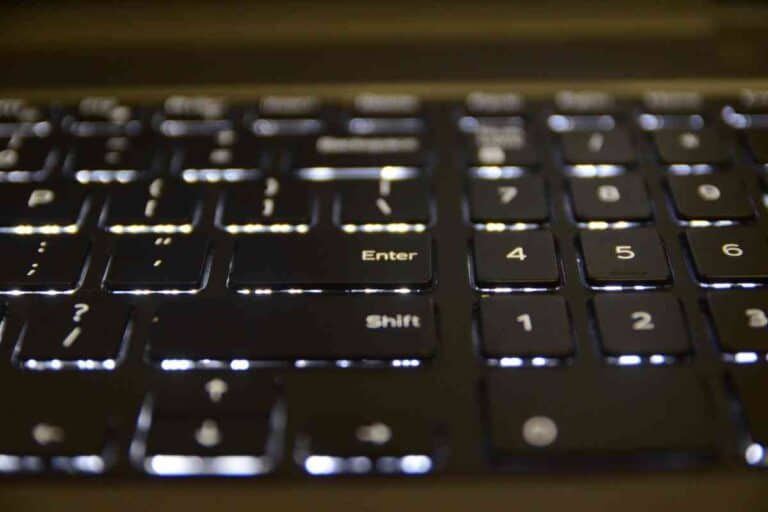 Logitech Keyboard Blinking? 3 Common Reasons & 3 Easy Fixes
